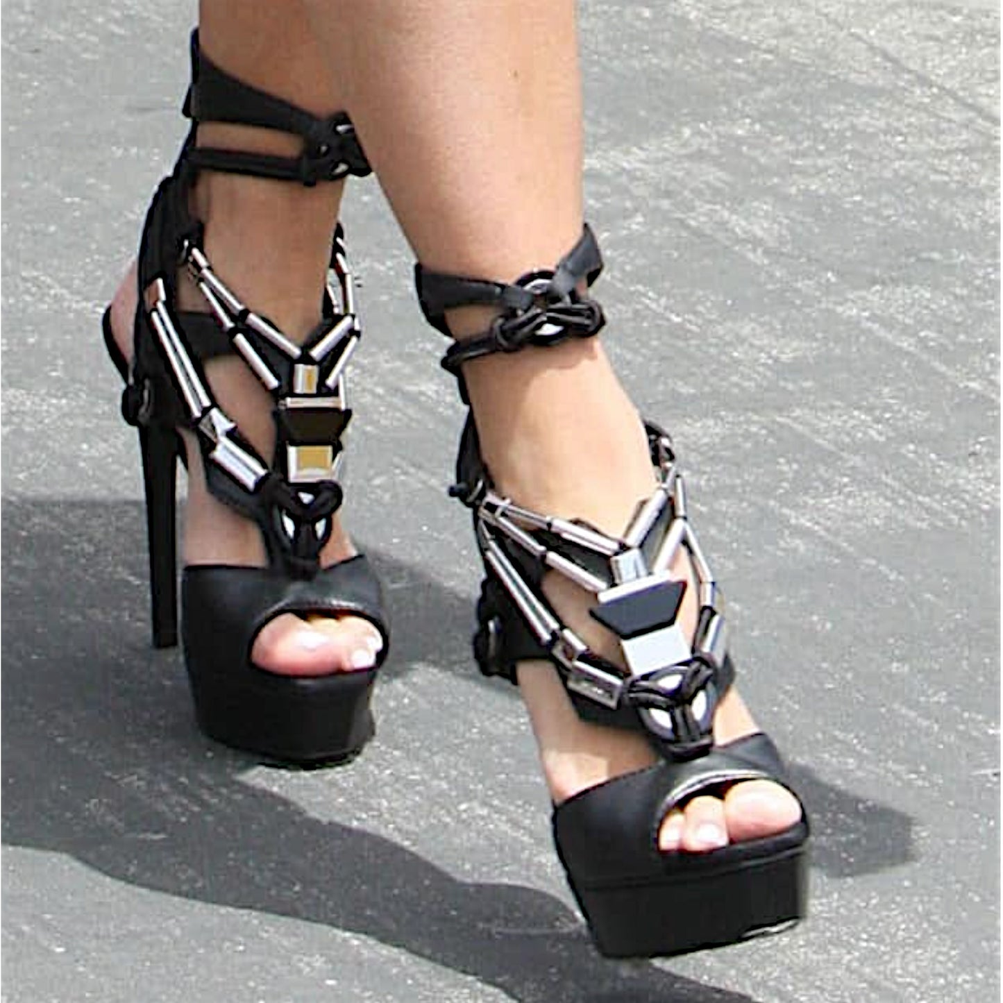 Gucci Spring 2010 “Sigrid” Black Leather Runway Platform Heels Size 39