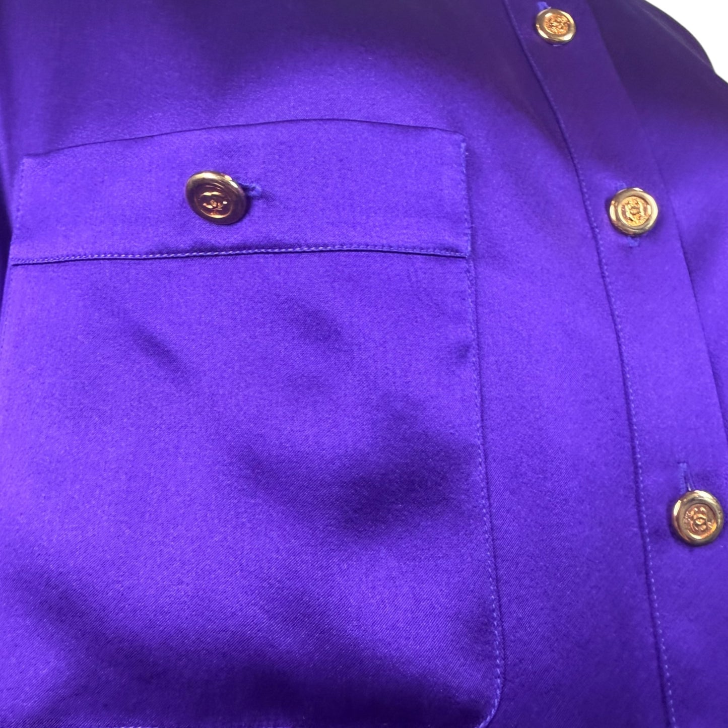 Chanel 1991 Purple Silk Charmeuse Collarless Blouse Gold CC Logo Buttons NWT Size 44