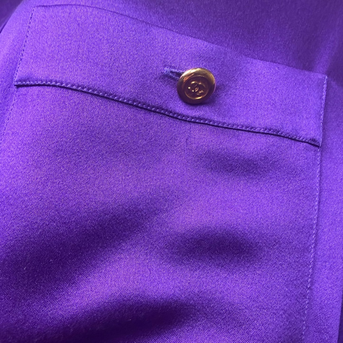 Chanel 1991 Purple Silk Charmeuse Collarless Blouse Gold CC Logo Buttons NWT Size 44