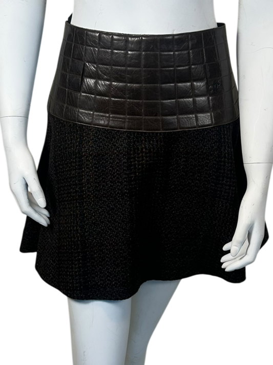 Vintage Chanel 2002A Brown Calfskin Quilted Waist Wool Tweed Flare Mini Skirt, FR 38