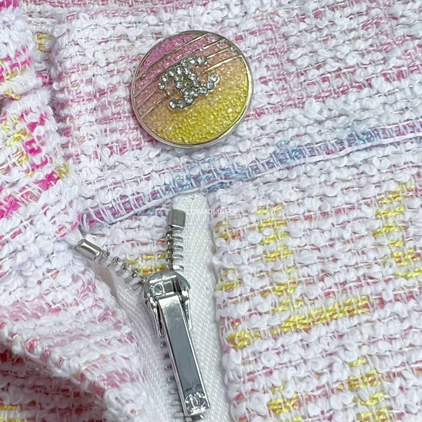 Chanel Cruise 2023 Runway Pastel Logo Tweed Shorts Size 36