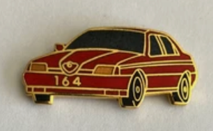 AUTOMOBILE ALFA ROMEO 164 ROUGE Vintage Pin